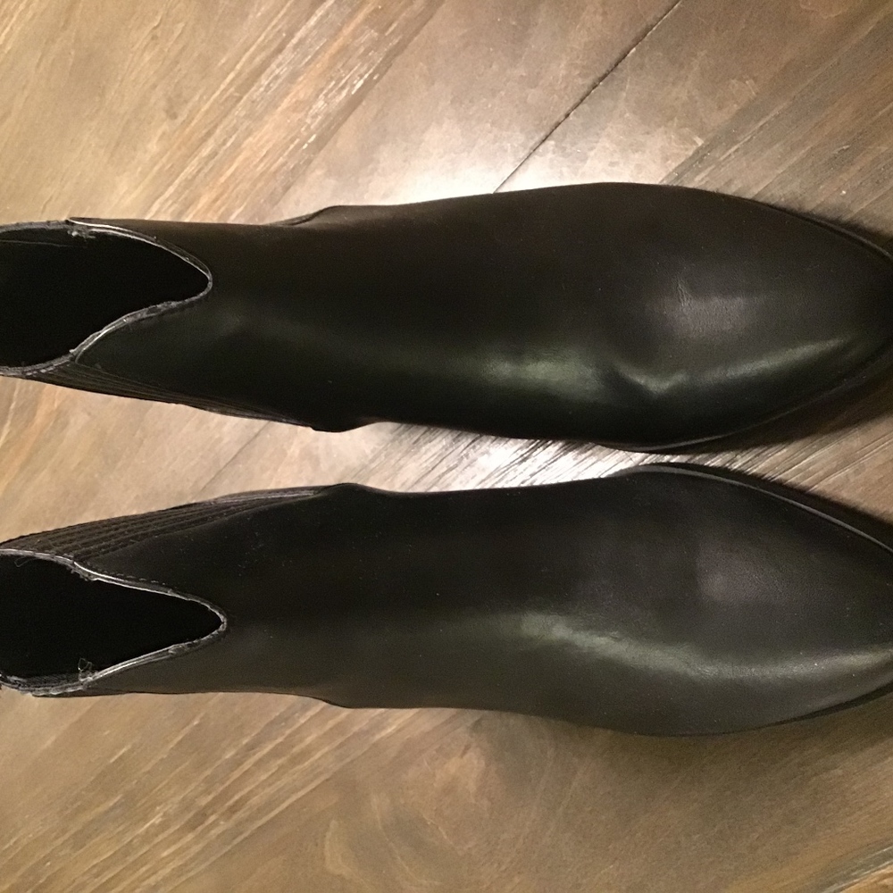 Black Dunes Women’s Booties Size 9